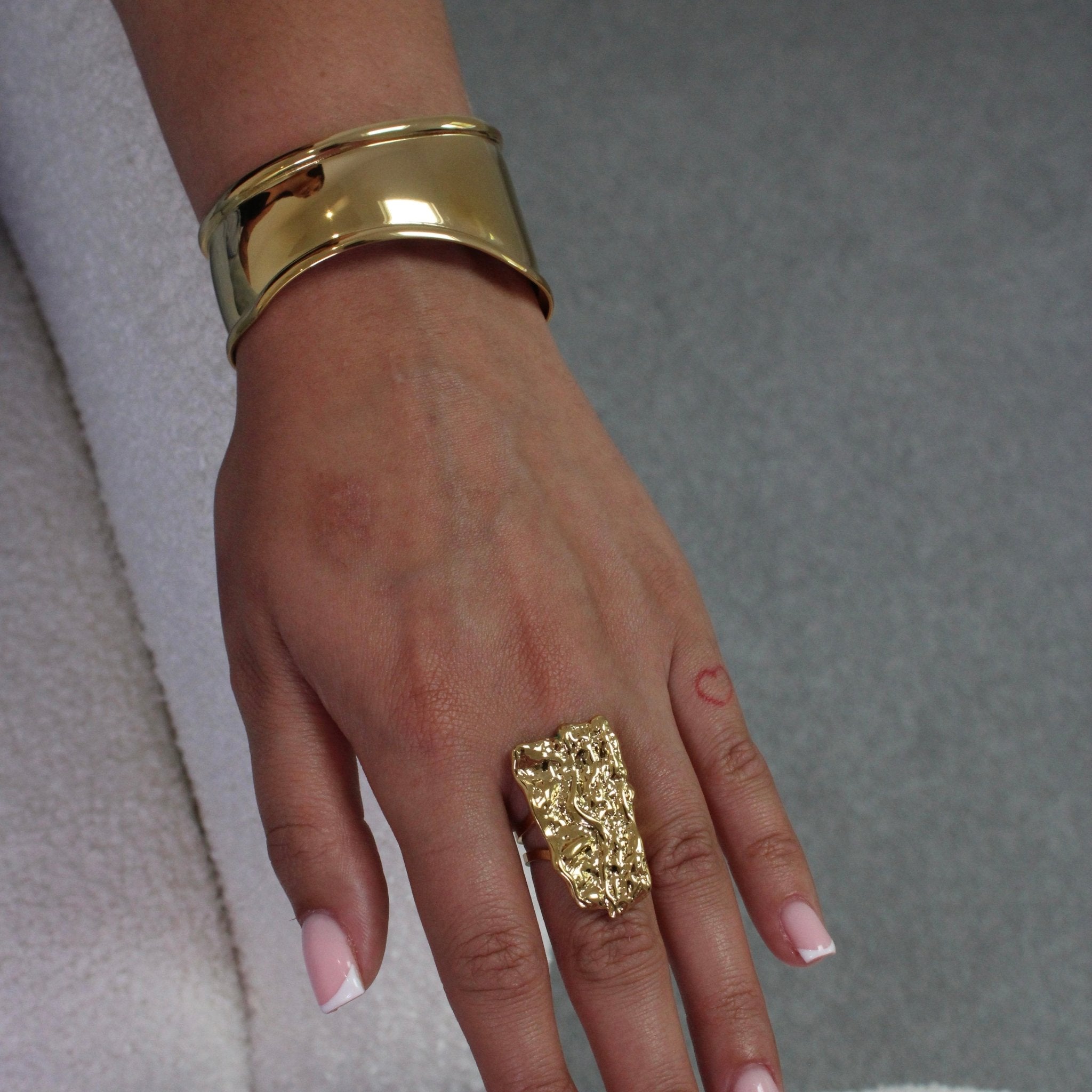 Milo Gold Bangle - ILLUSIVE JEWELS USA