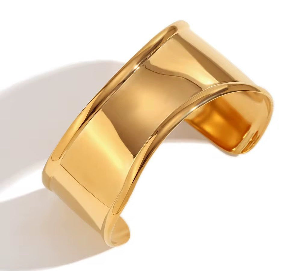 Milo Gold Bangle - ILLUSIVE JEWELS USA